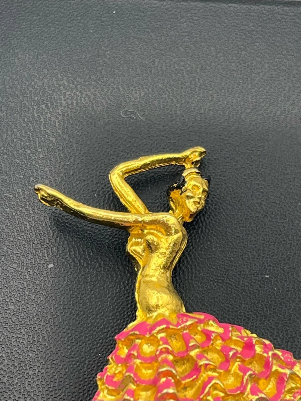 Ballerina dancer gold tone pink enamel vintage brooch pin